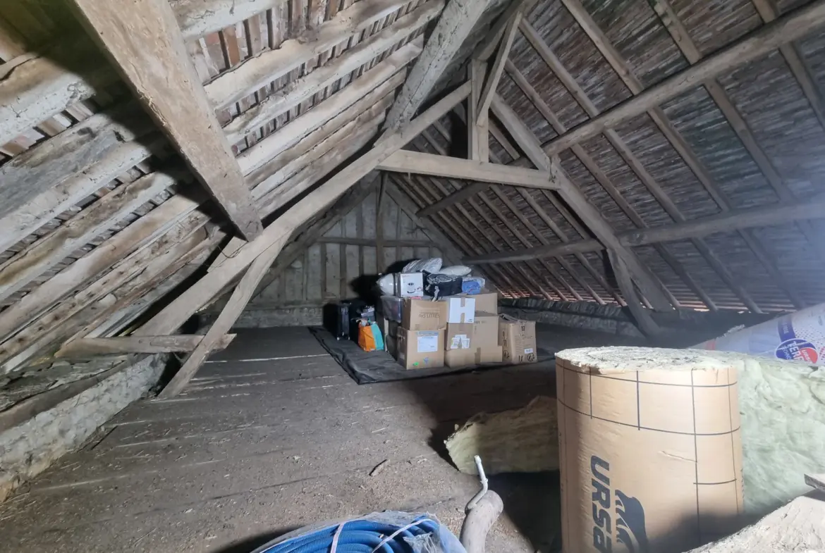 Longère spacieuse au Mêle-sur-Sarthe avec 2 chambres 