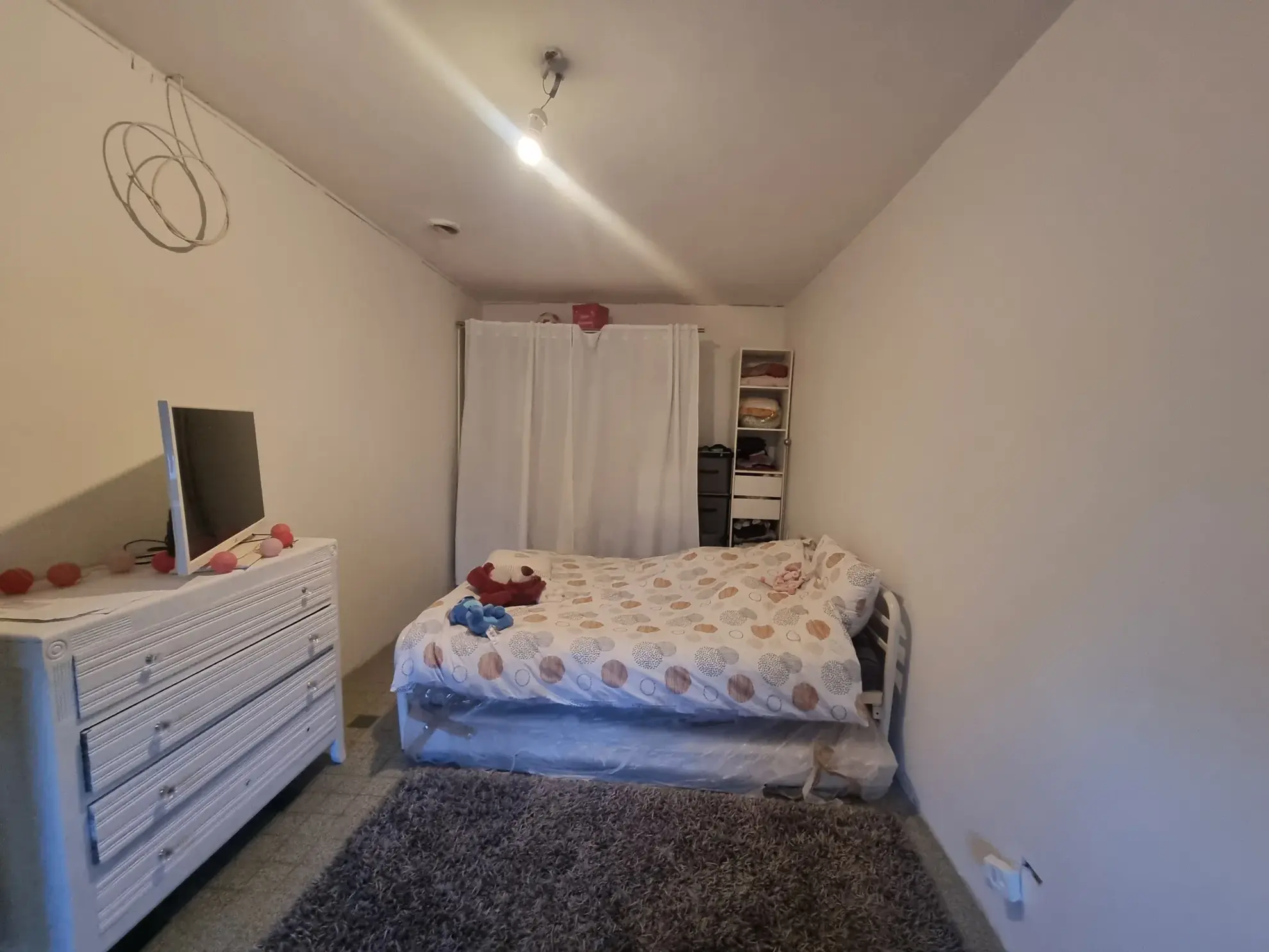 Longère spacieuse au Mêle-sur-Sarthe avec 2 chambres 