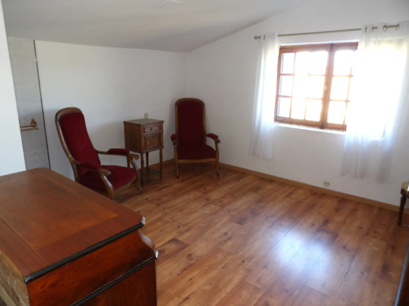 Maison 6 pièces à vendre proche de Saint Savinien avec jardin 