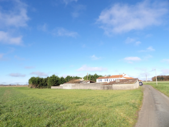 Maison 6 pièces à vendre proche de Saint Savinien avec jardin 