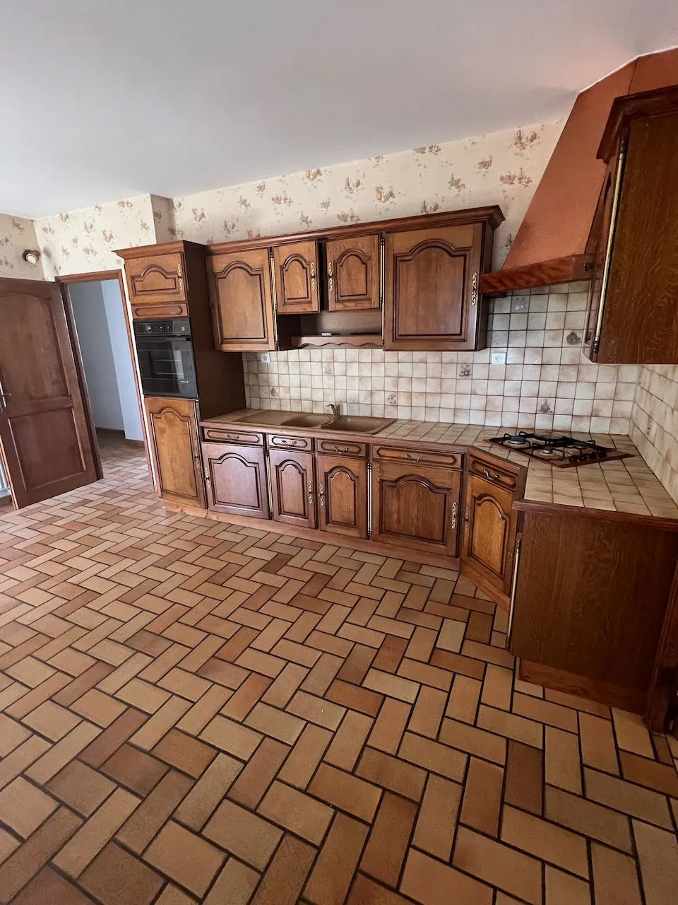 Charmante Maison en Pierres à Vendre à Sainte Hermine 