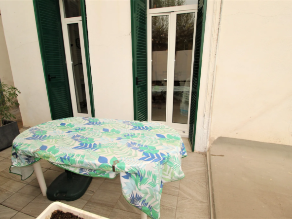 À vendre : Appartement 2 pièces avec grande terrasse à Menton 