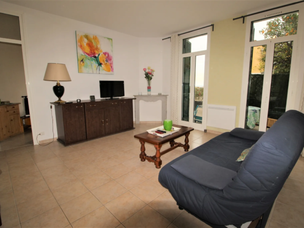 À vendre : Appartement 2 pièces avec grande terrasse à Menton 