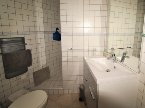 À vendre : Appartement 2 pièces avec grande terrasse à Menton 