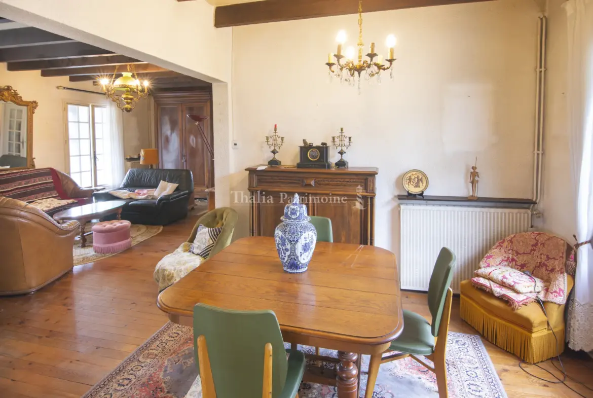 Charmante Villa Périgourdine avec Parc Arboré à Nontron 