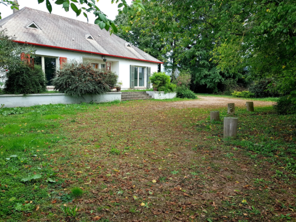 Maison individuelle 151 m² sur 2148 m² de terrain à Challuy près de Nevers 