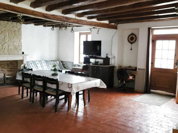 Maison 4 pièces de 124 m² à Varennes-lès-Narcy sur 4411 m² de terrain 