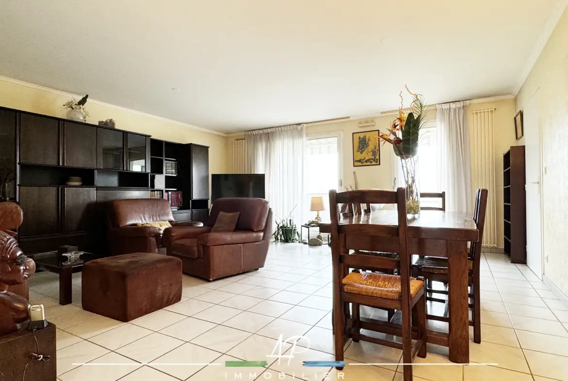 Appartement spacieux avec terrasse dans une résidence de standing à Fontaine-les-Dijon 