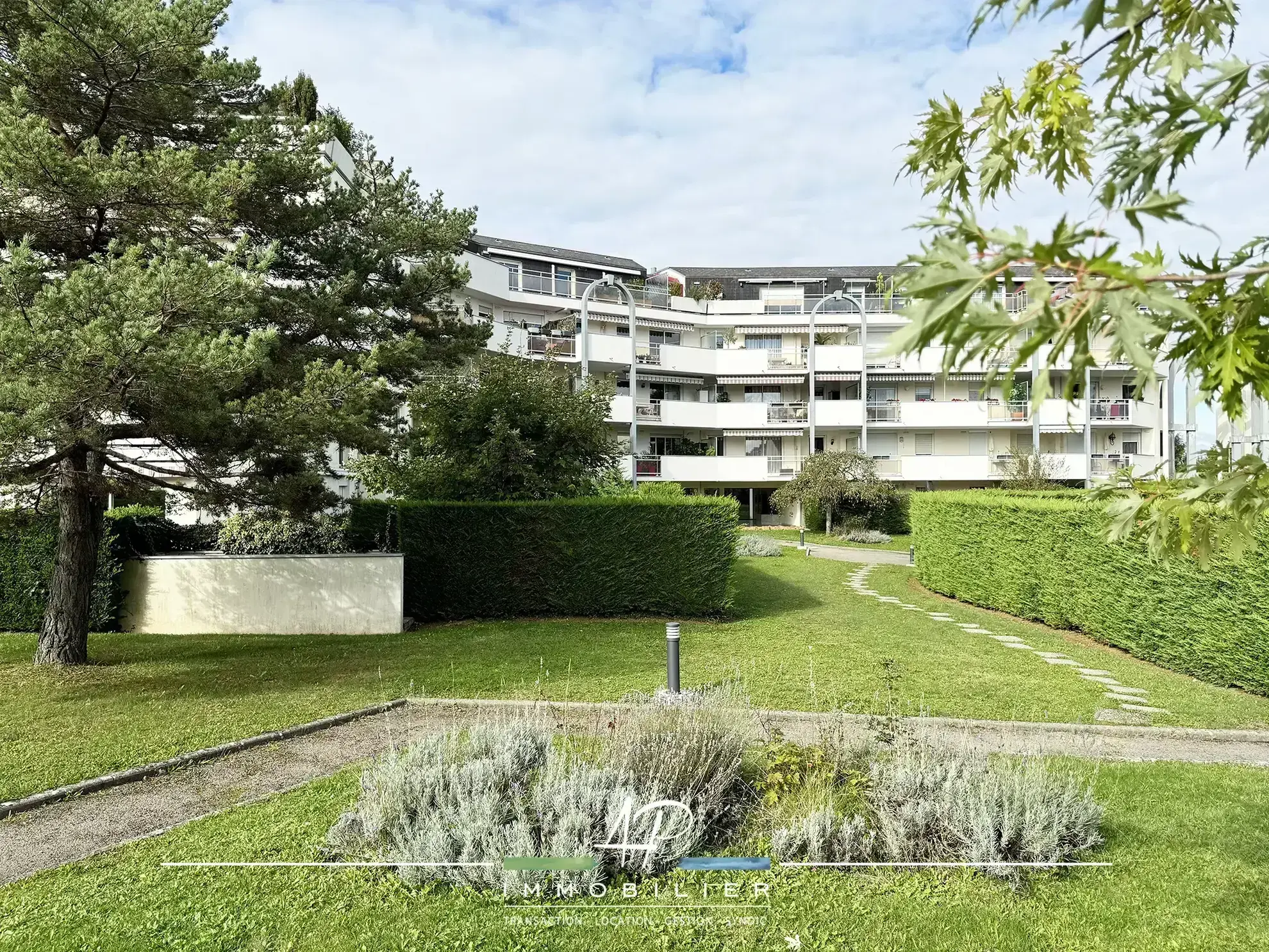 Appartement spacieux avec terrasse dans une résidence de standing à Fontaine-les-Dijon 