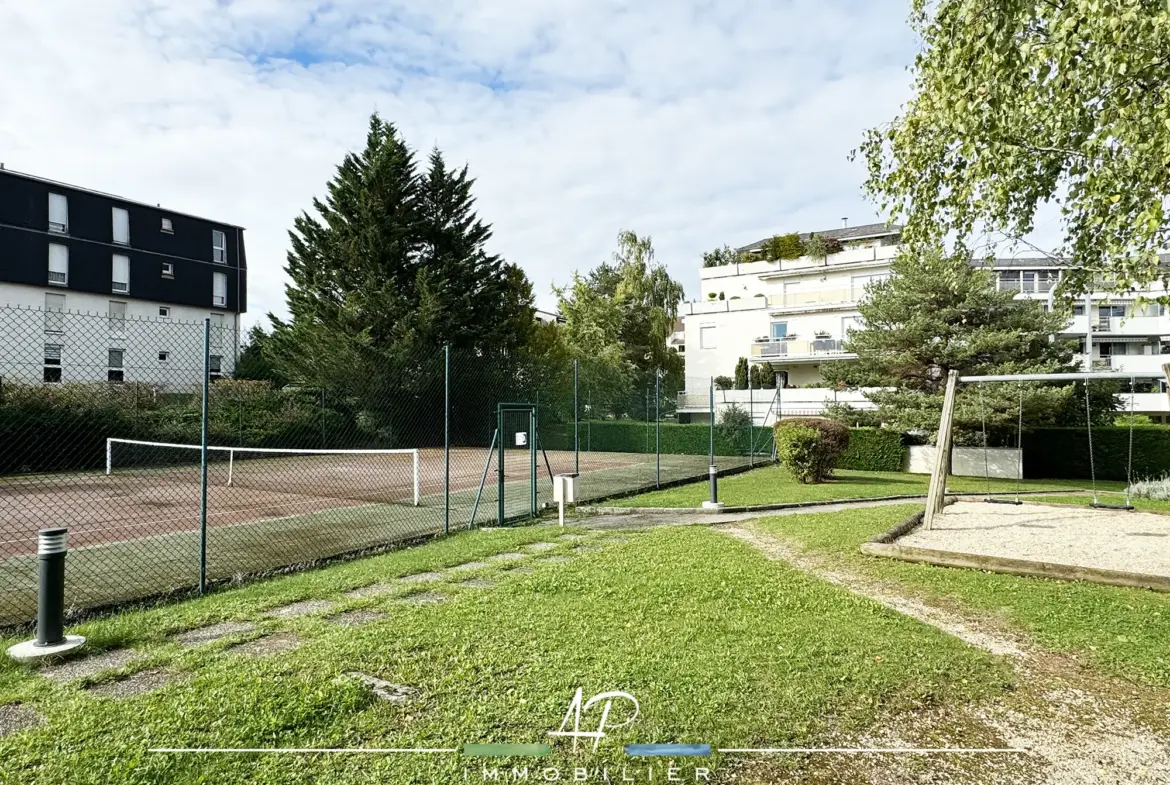 Appartement spacieux avec terrasse dans une résidence de standing à Fontaine-les-Dijon 