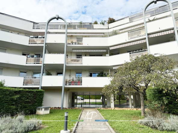 Appartement spacieux avec terrasse dans une résidence de standing à Fontaine-les-Dijon 