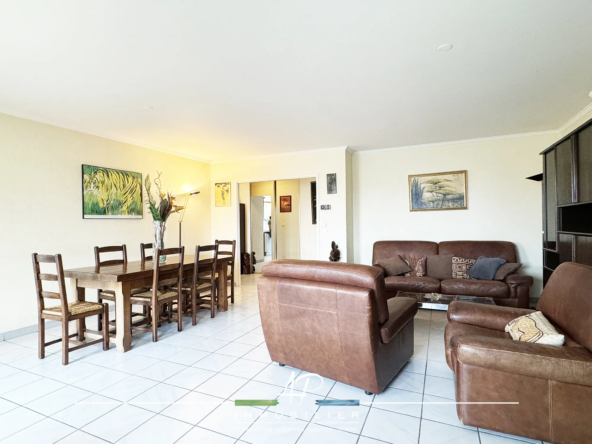 Appartement spacieux avec terrasse dans une résidence de standing à Fontaine-les-Dijon 