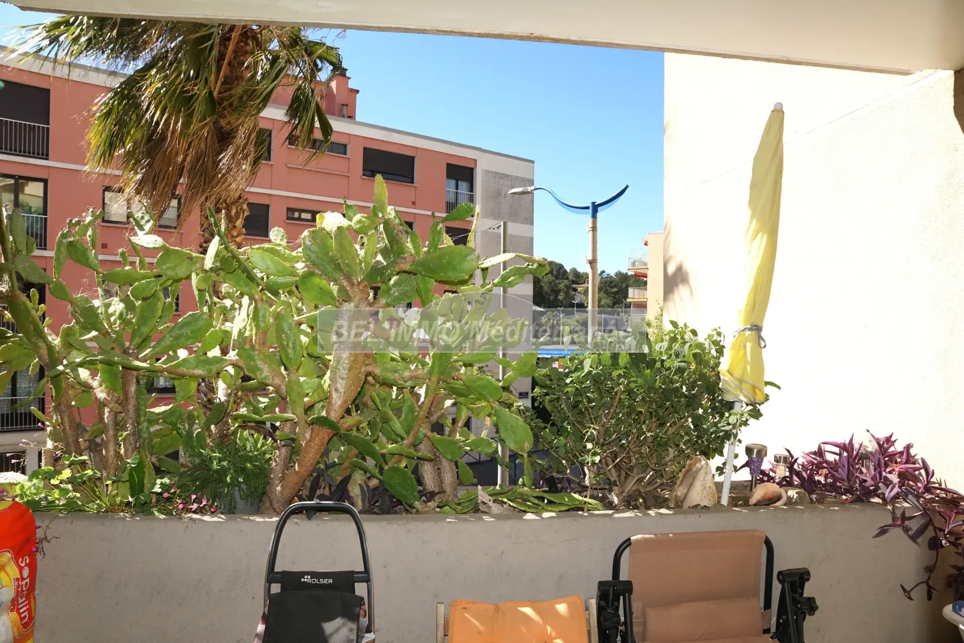 Appartement F2 + 3 Balcons à Cavalaire sur Mer 