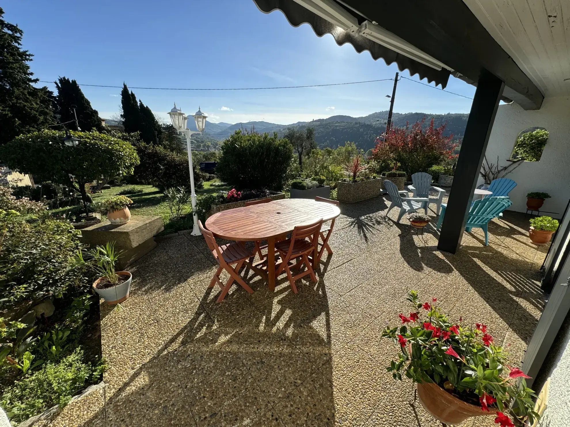 Maison de plain-pied rénovée avec jardin et vue à Couiza 