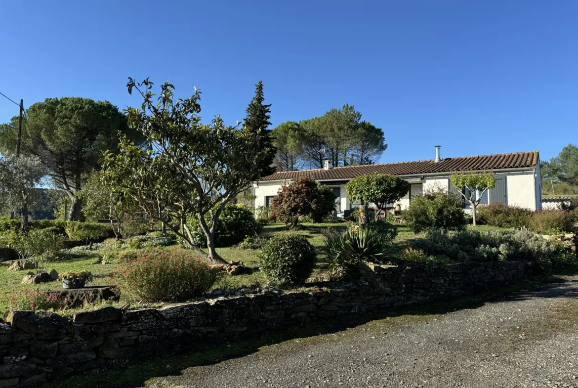 Maison de plain-pied rénovée avec jardin et vue à Couiza 