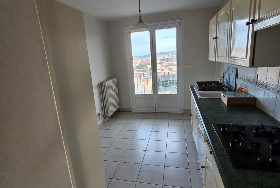 À vendre : Appartement F3 traversant à Saint-Étienne Monthieu 