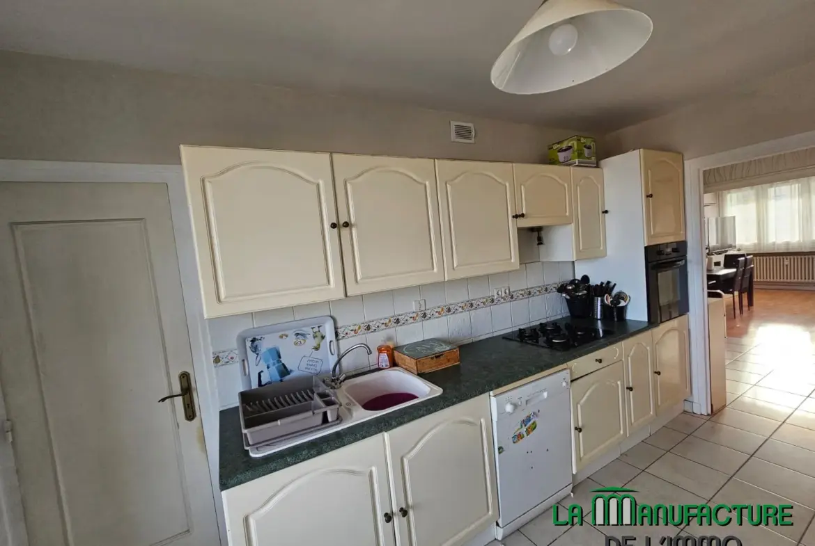 À vendre : Appartement F3 traversant à Saint-Étienne Monthieu 
