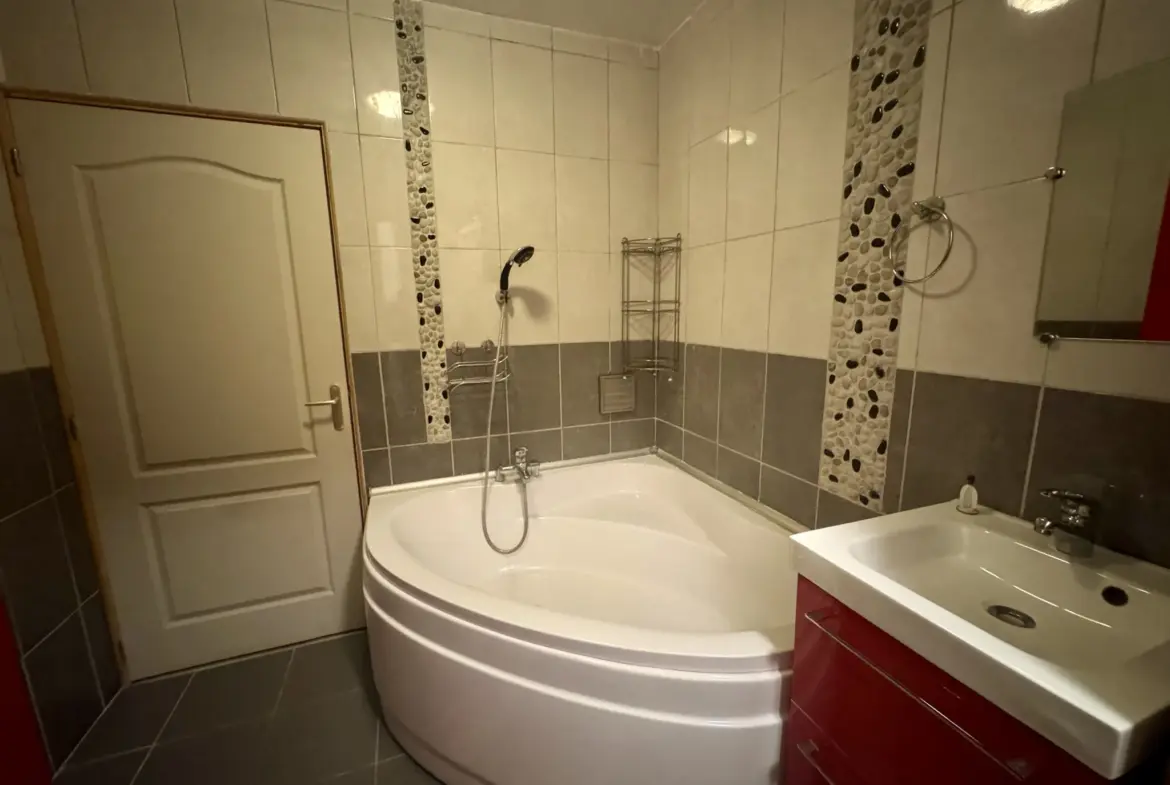 Maison rénovée de 3 chambres à Tourcoing - 66m2 