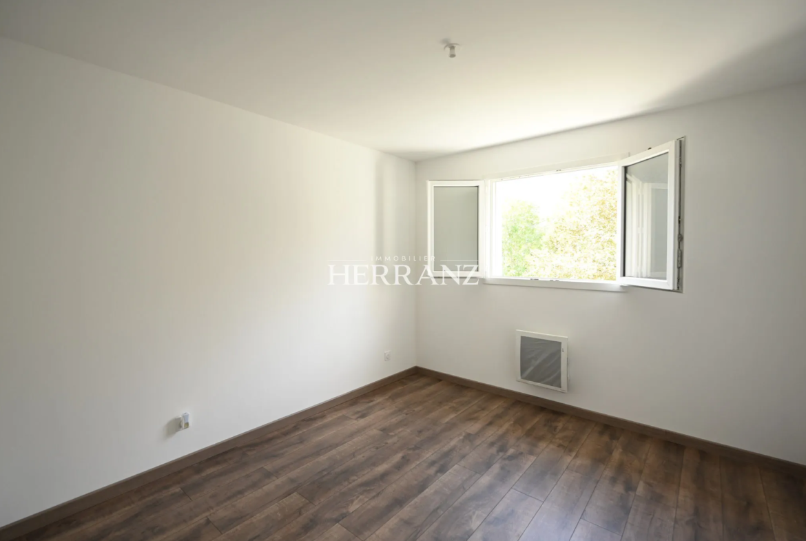 Maison moderne à vendre à Targon - Confort et Nature 