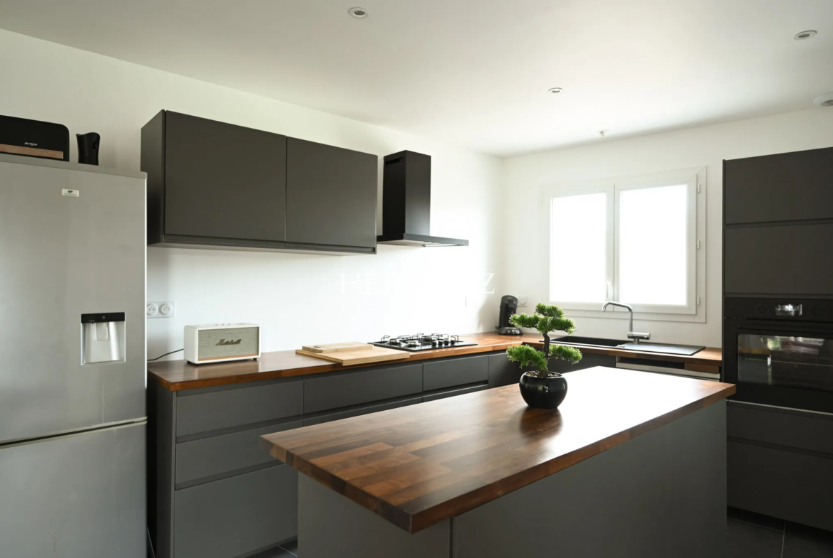 Maison moderne à vendre à Targon - Confort et Nature 