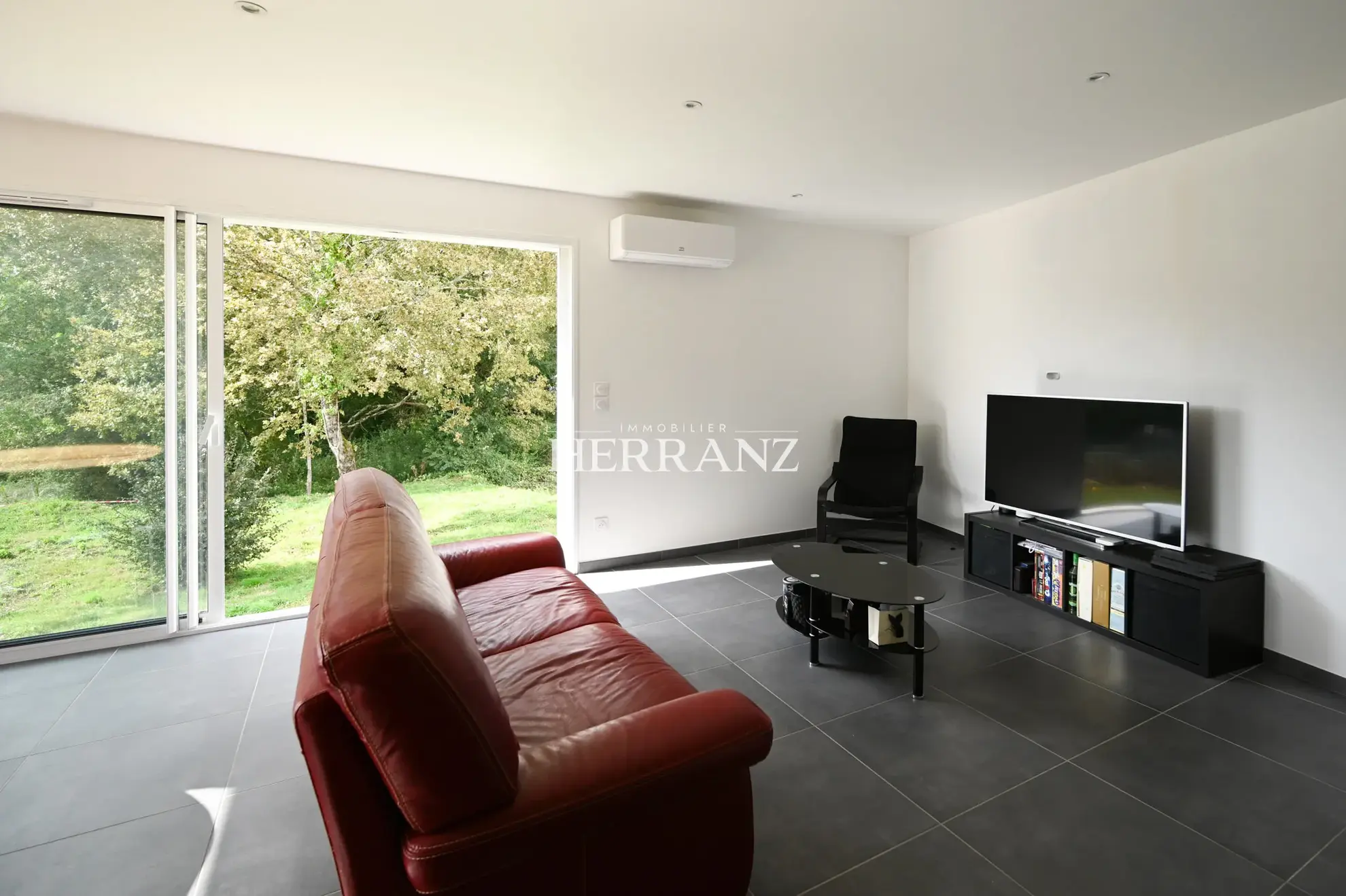 Maison moderne à vendre à Targon - Confort et Nature 