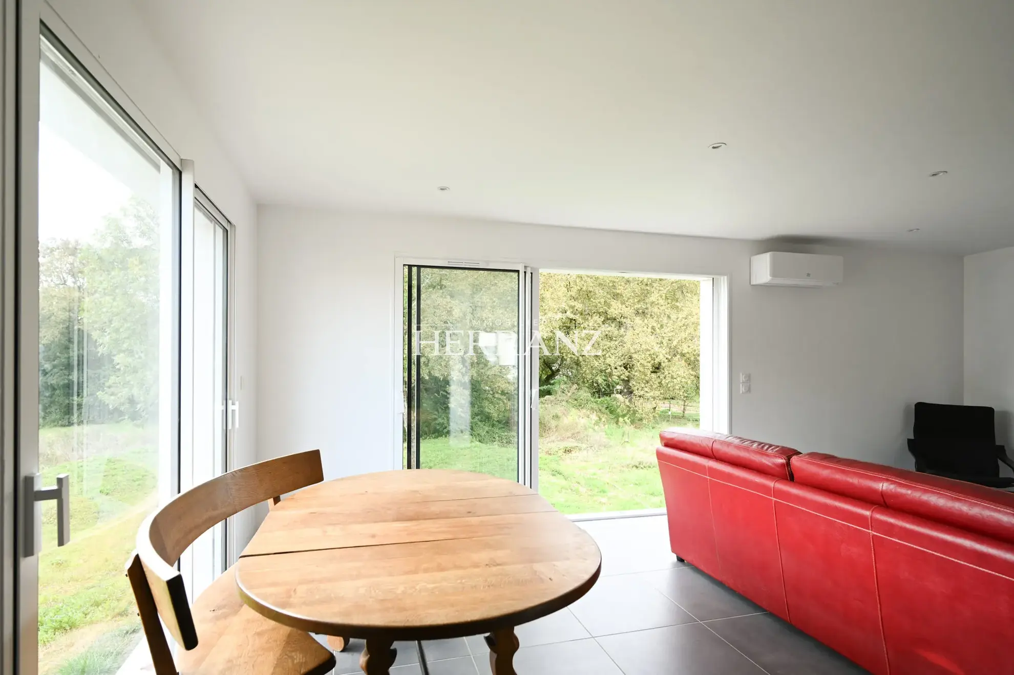 Maison moderne à vendre à Targon - Confort et Nature 