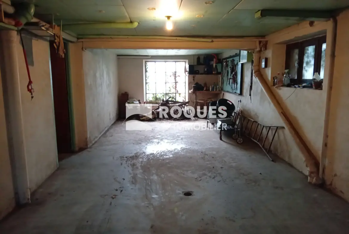 Maison à vendre à Millau - Proche du centre-ville avec potentiel 