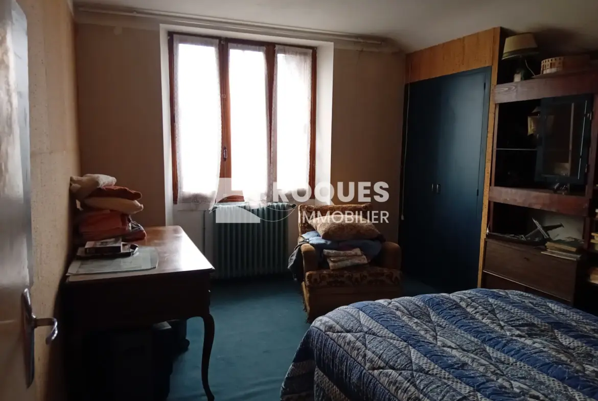Maison à vendre à Millau - Proche du centre-ville avec potentiel 