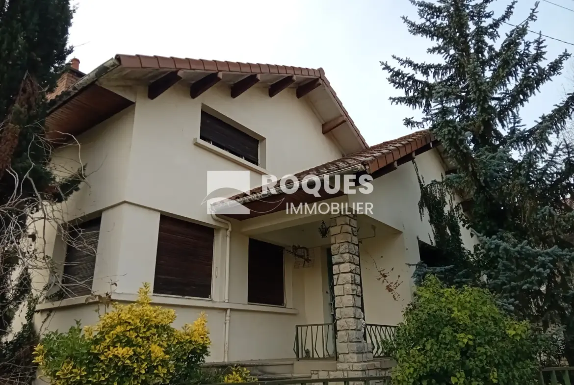 Maison à vendre à Millau - Proche du centre-ville avec potentiel 