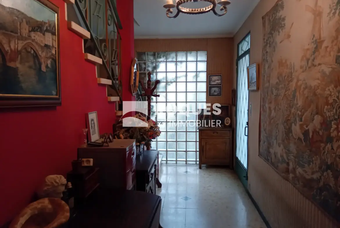 Maison à vendre à Millau - Proche du centre-ville avec potentiel 