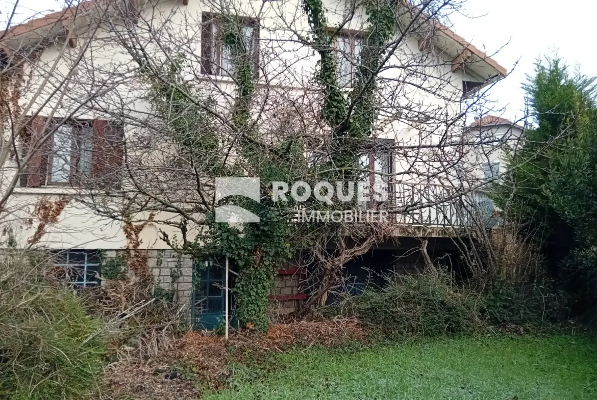 Maison à vendre à Millau - Proche du centre-ville avec potentiel 