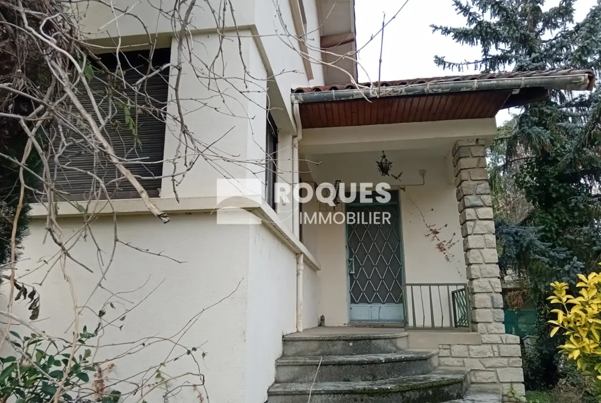 Maison à vendre à Millau - Proche du centre-ville avec potentiel 