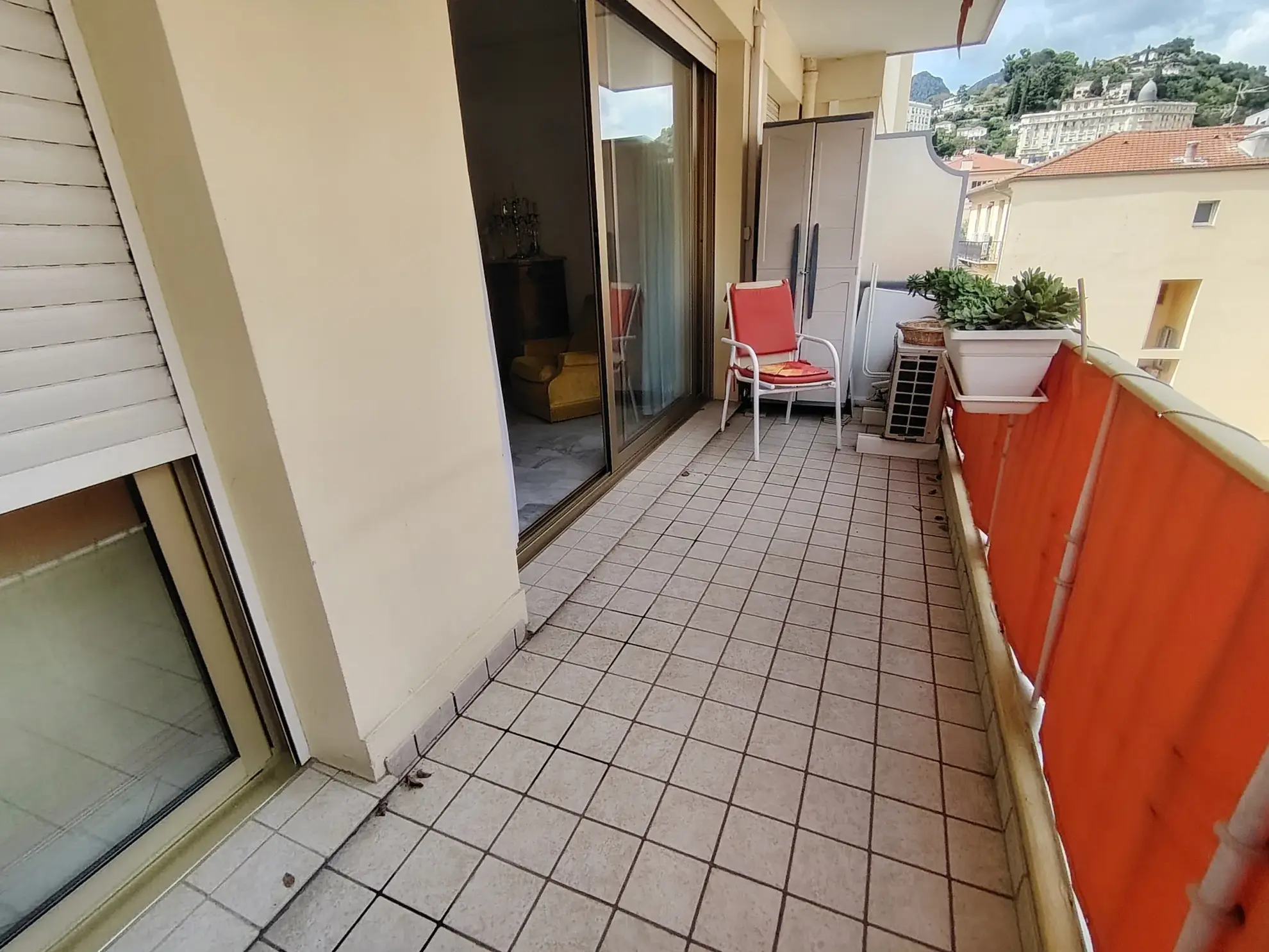 Appartement 2 pièces de 57 m² à Menton près de la Gare 