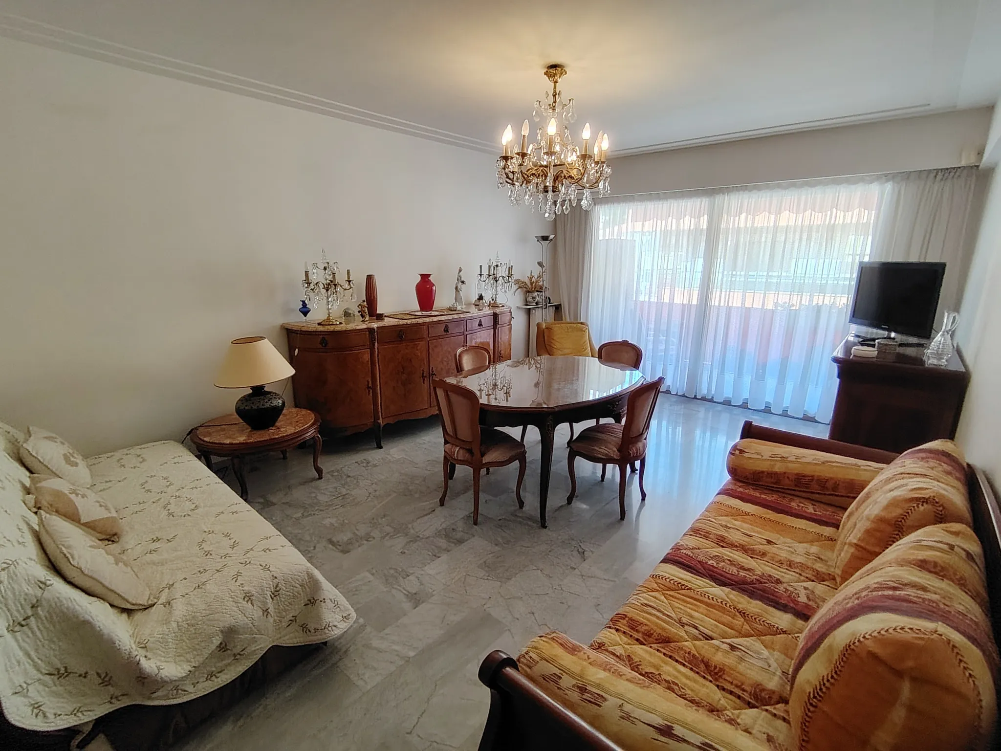 Appartement 2 pièces de 57 m² à Menton près de la Gare 