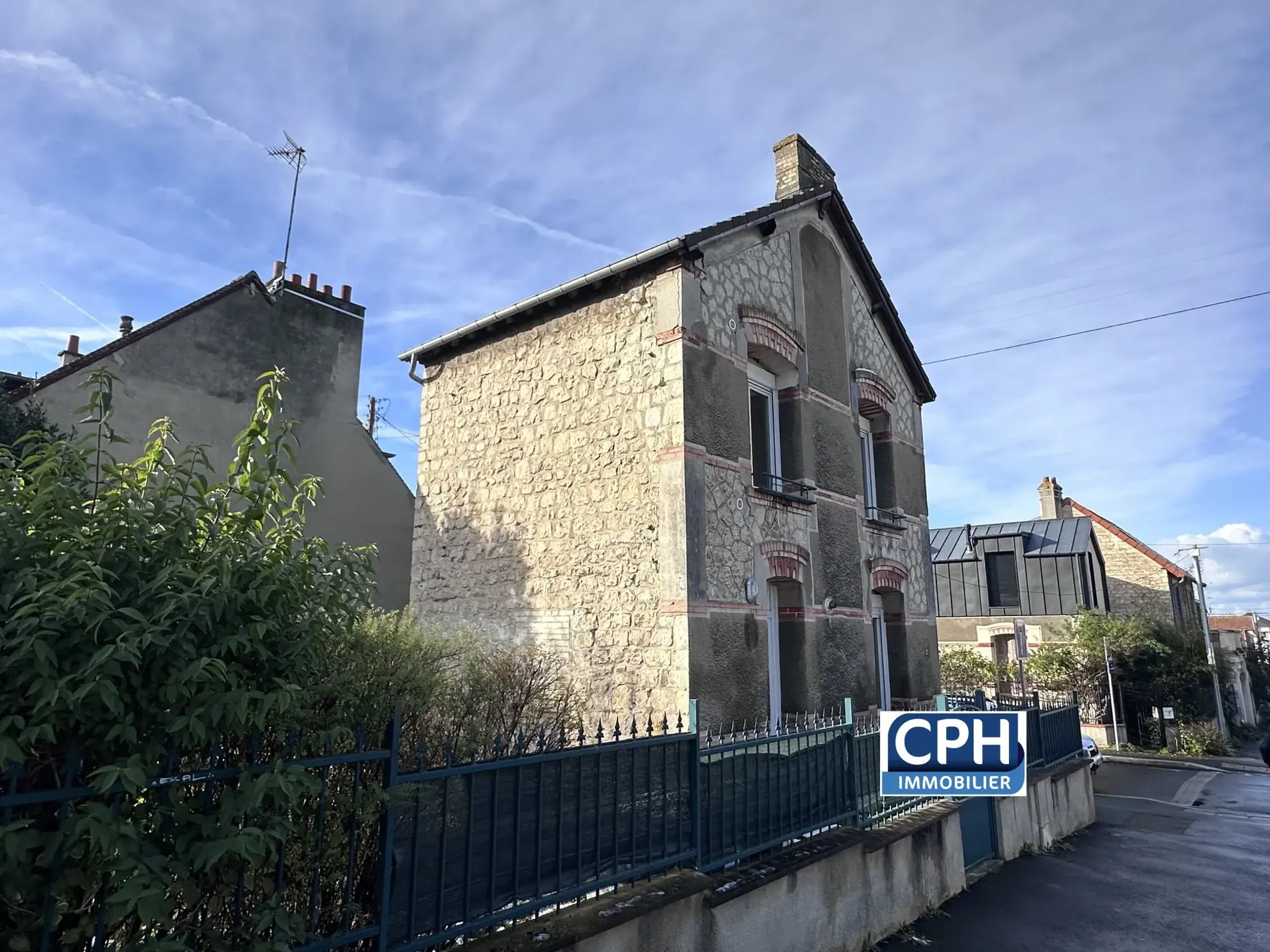 Charmante maison des années 30 à vendre à Caen 