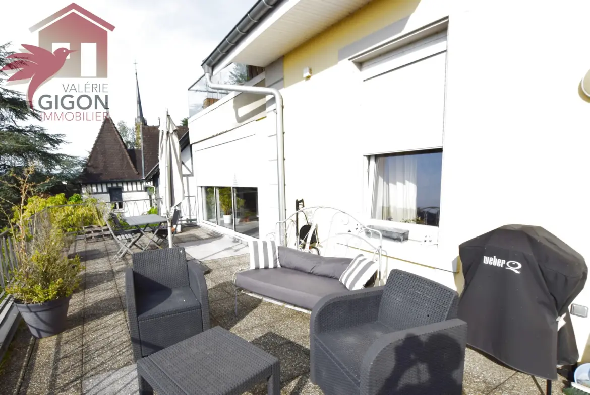 Superbe appartement contemporain à Montbéliard avec jardin et vue panoramique 