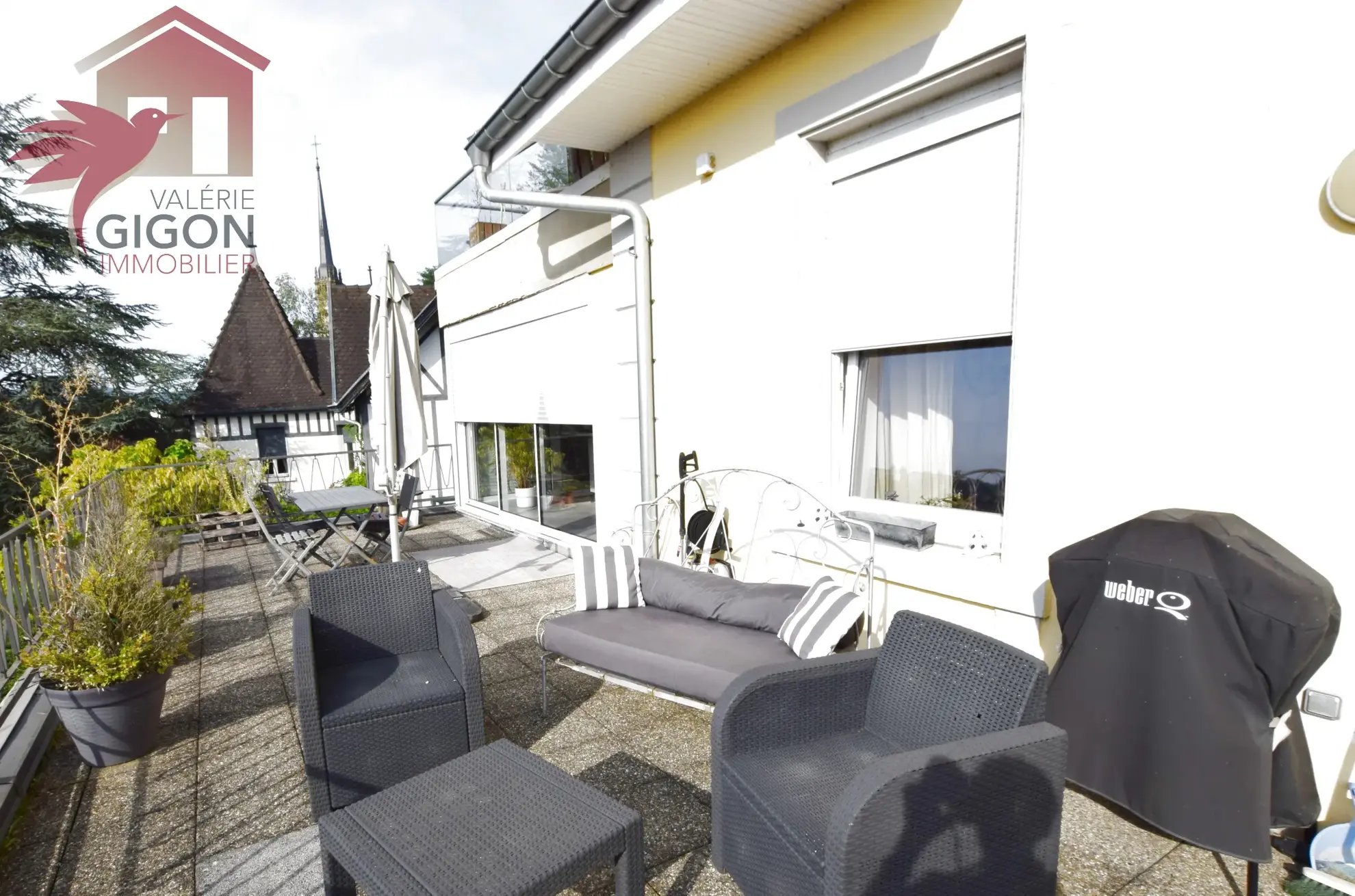 Superbe appartement contemporain à Montbéliard avec jardin et vue panoramique 