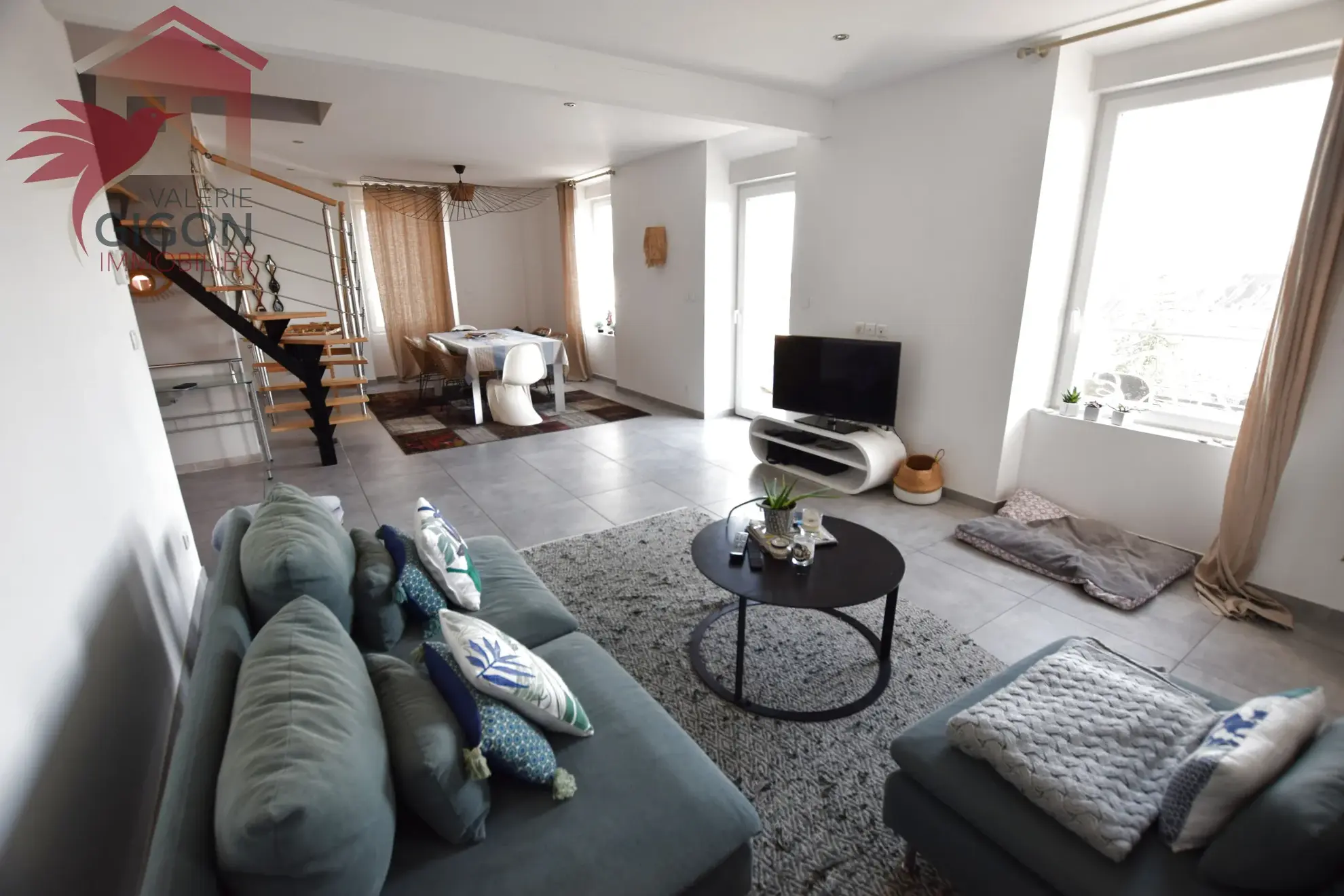 Superbe appartement contemporain à Montbéliard avec jardin et vue panoramique 
