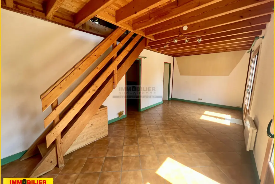 Maison en bois type chalet avec garage à Saint-Michel de Rieufret 