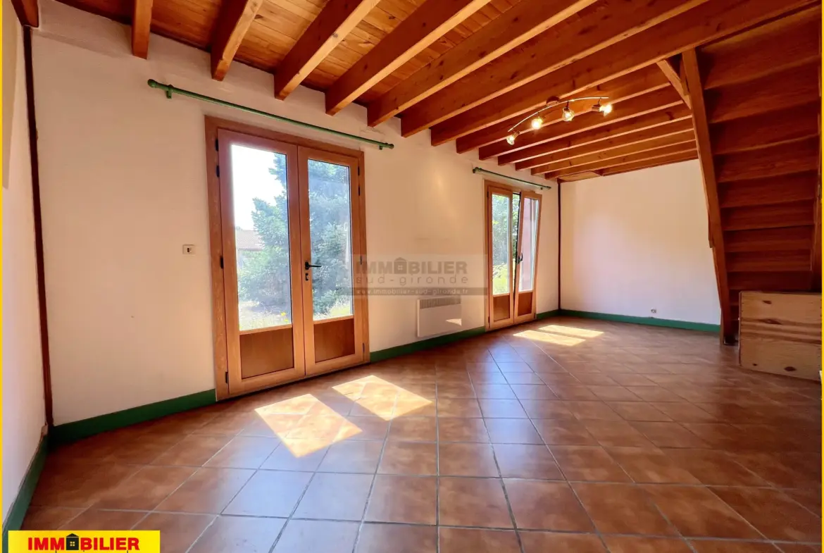 Maison en bois type chalet avec garage à Saint-Michel de Rieufret 
