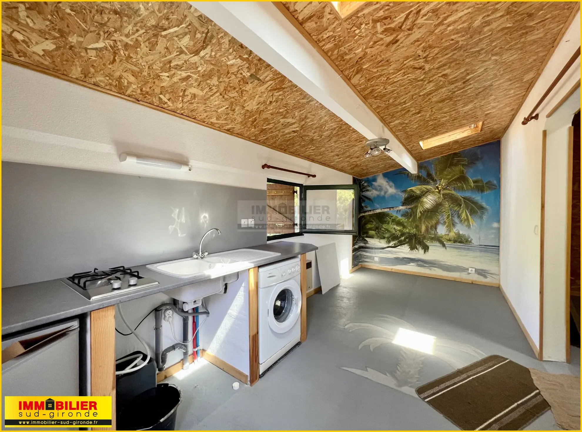 Maison en bois type chalet avec garage à Saint-Michel de Rieufret 