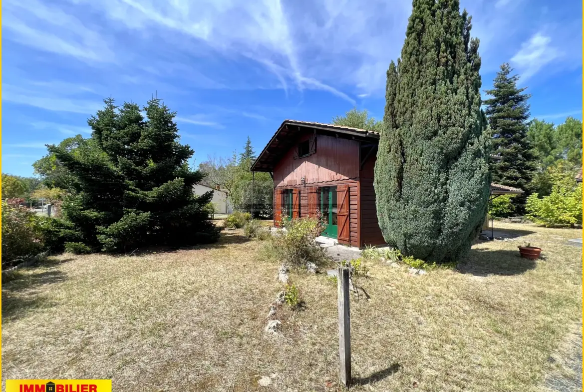 Maison en bois type chalet avec garage à Saint-Michel de Rieufret 
