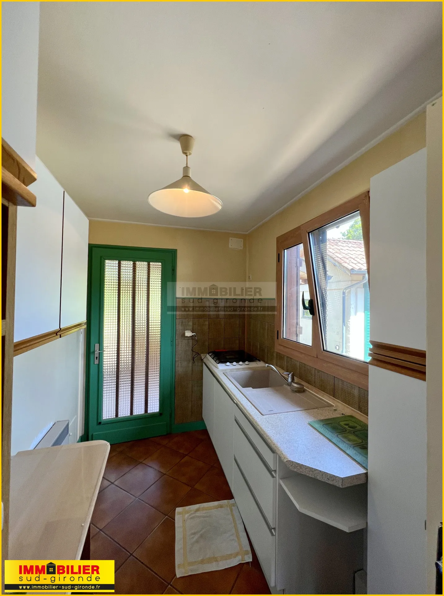 Maison en bois type chalet avec garage à Saint-Michel de Rieufret 