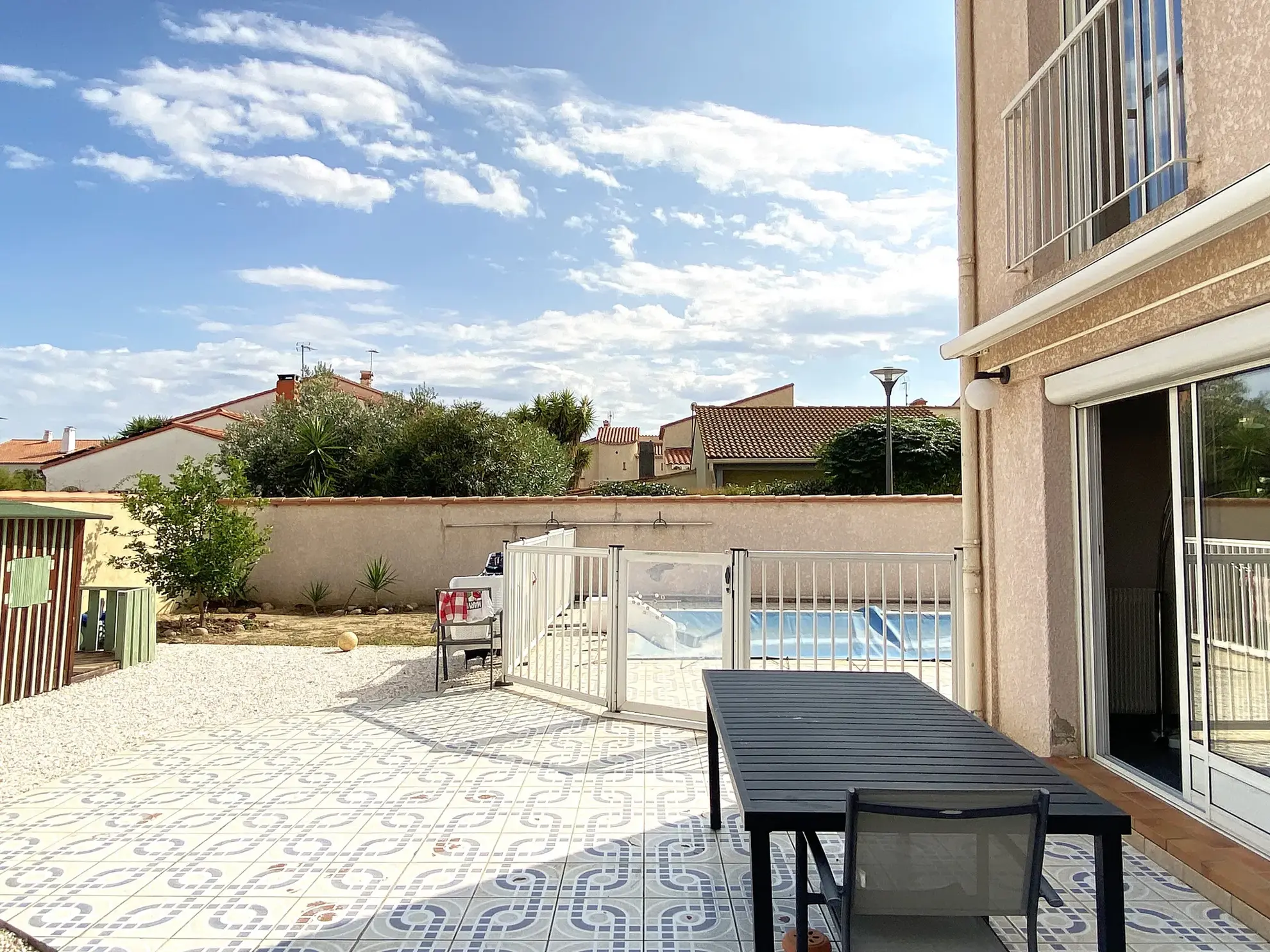 Villa 3 faces avec piscine à Saint-Estève 