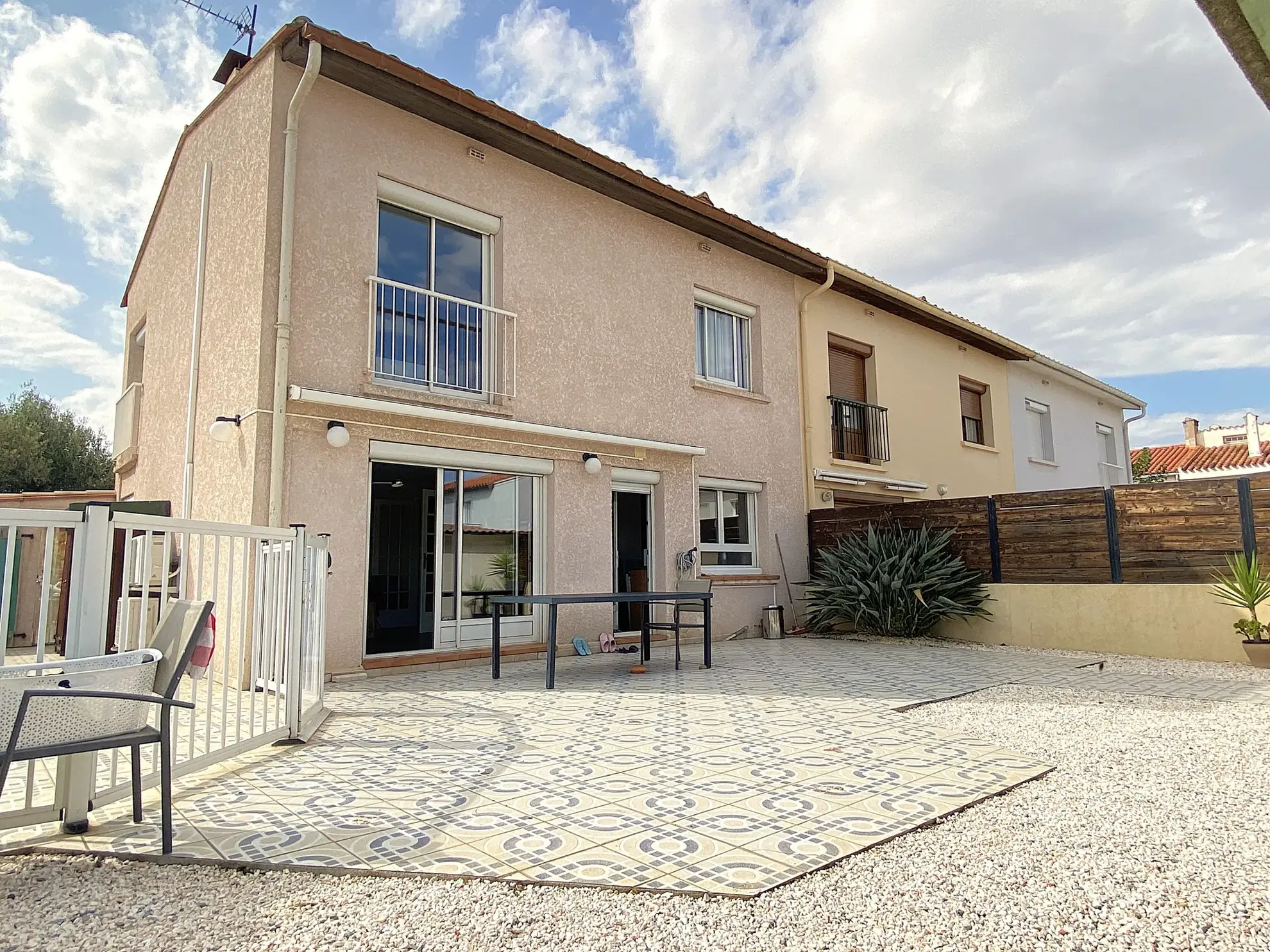 Villa 3 faces avec piscine à Saint-Estève 