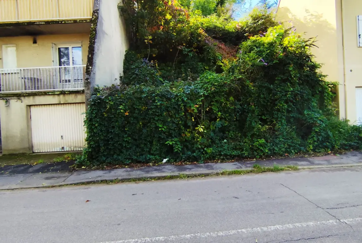 Terrain constructible de 450m2 à Osny à vendre 