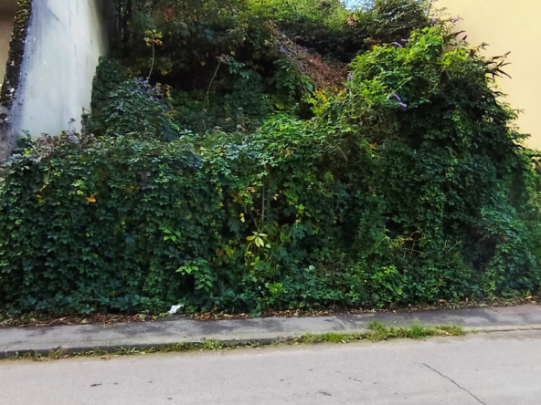 Terrain constructible de 450m2 à Osny à vendre