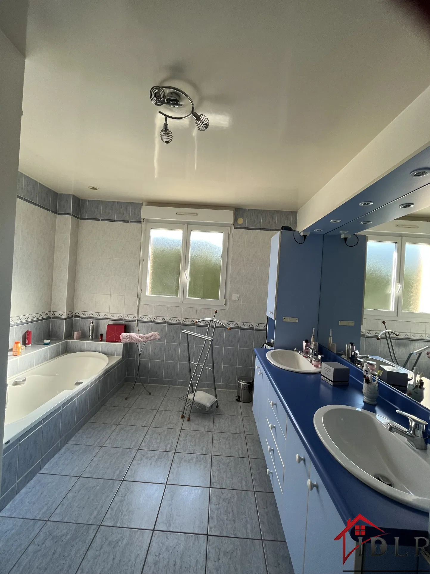 Magnifique maison de 234 m² à Magny-Vernois avec 5 chambres et double garage 
