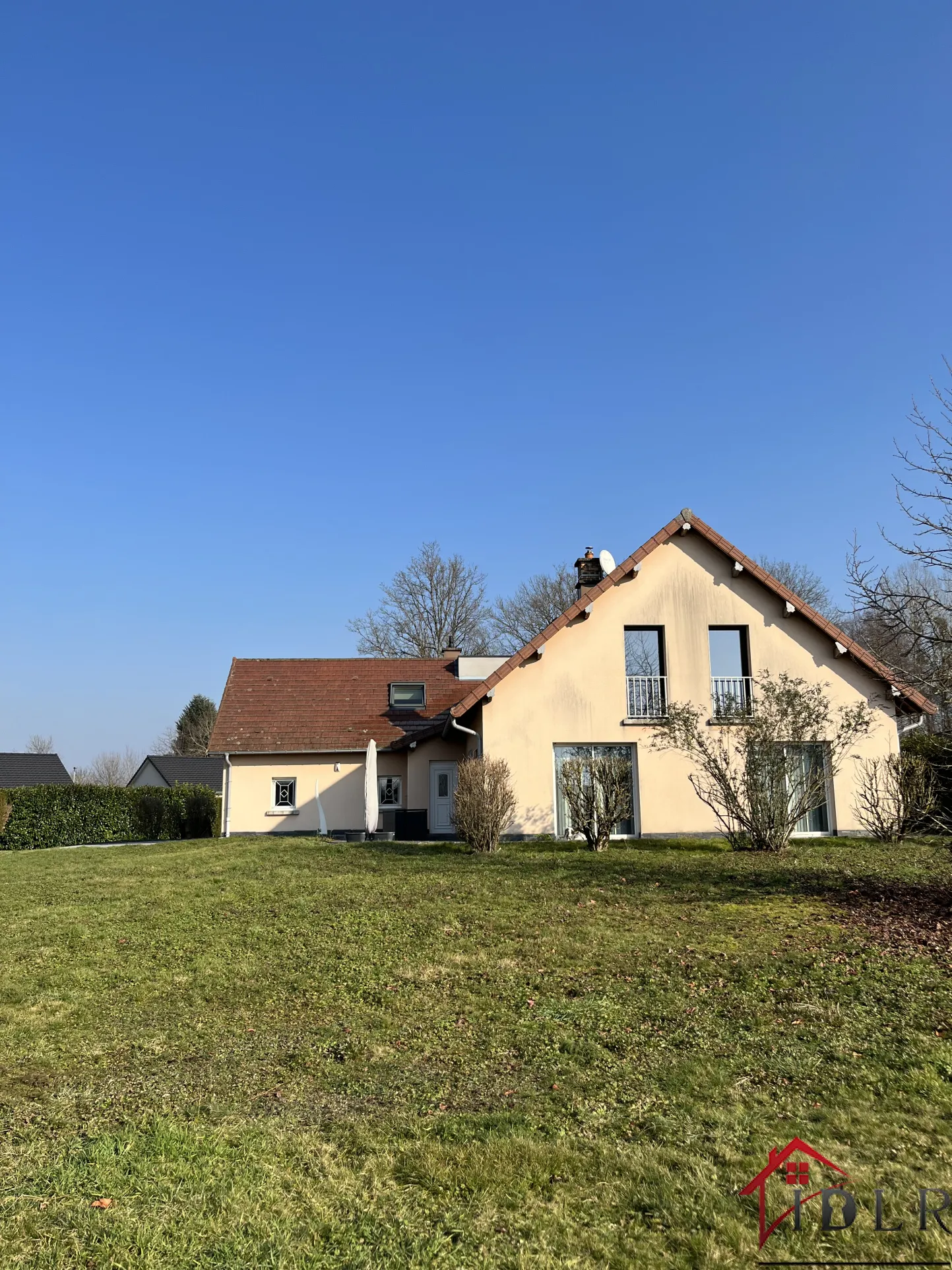 Magnifique maison de 234 m² à Magny-Vernois avec 5 chambres et double garage 