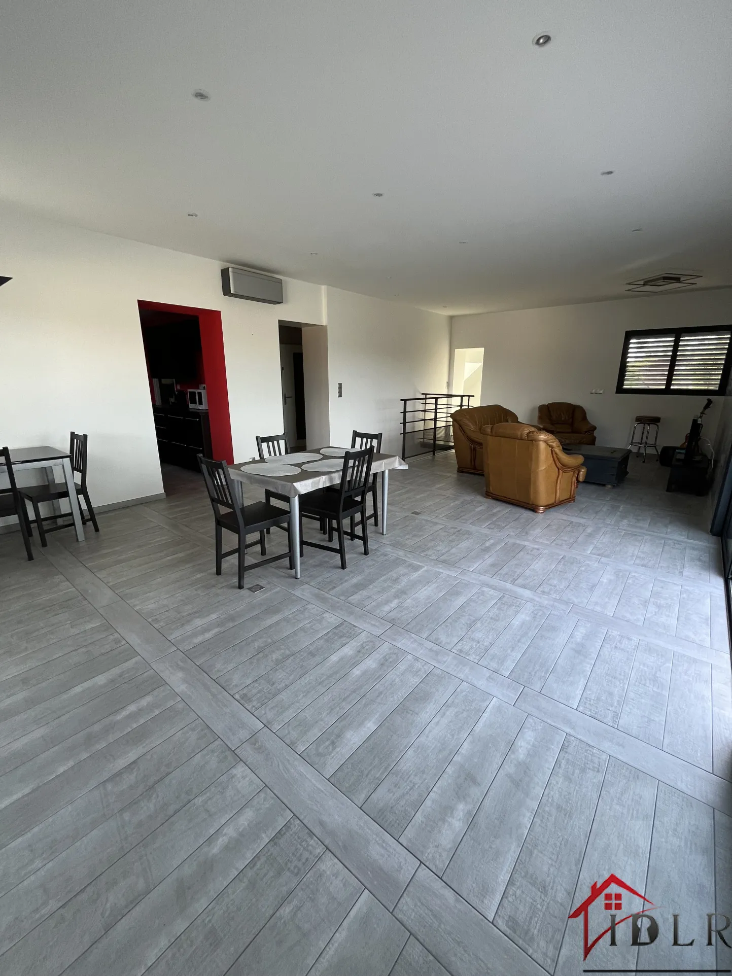 Magnifique maison de 234 m² à Magny-Vernois avec 5 chambres et double garage 